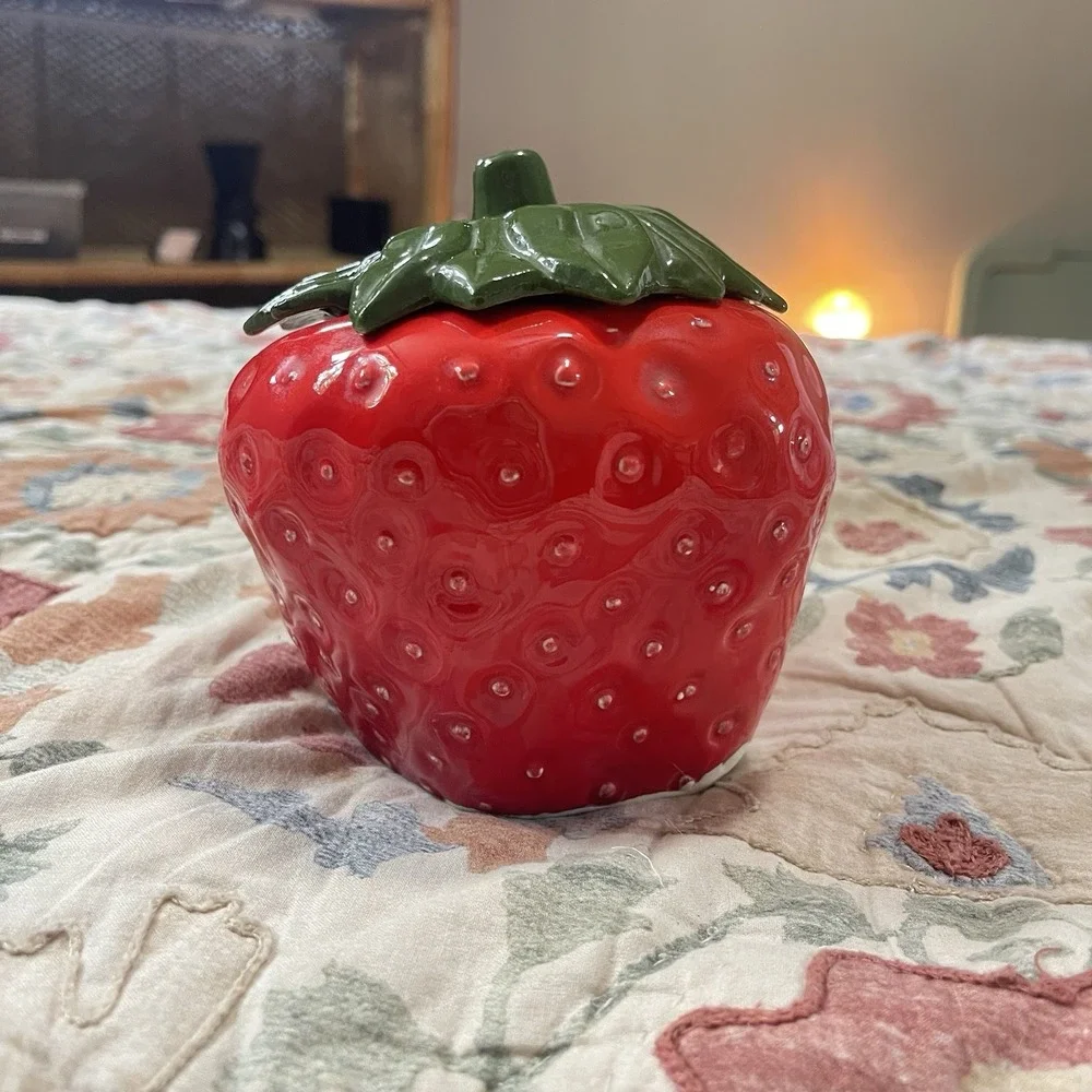Vtg Ceramic Strawberry Jar With Lid Japan‎ Cottagecore Trinket Jar Farm Granny